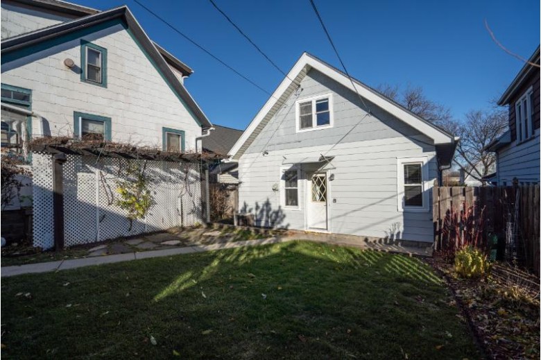1809 E Rusk Ave, Milwaukee, WI by Shorewest Realtors, Inc. $319,900