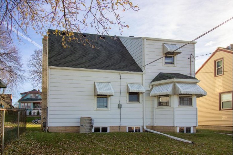 4217 S 3rd St Milwaukee, WI 53207 by Exp Realty $285,000