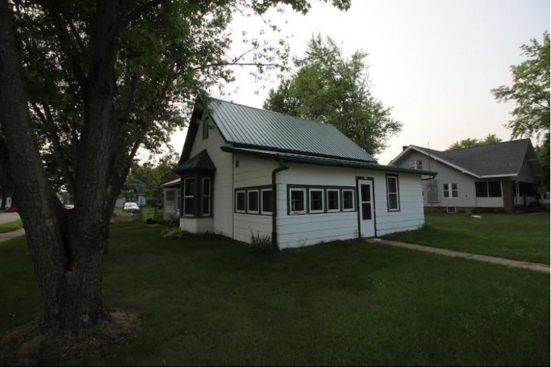 303 N 3rd St Muscoda, WI 53573 by Wilkinson Auction & Realty Co. $74,900