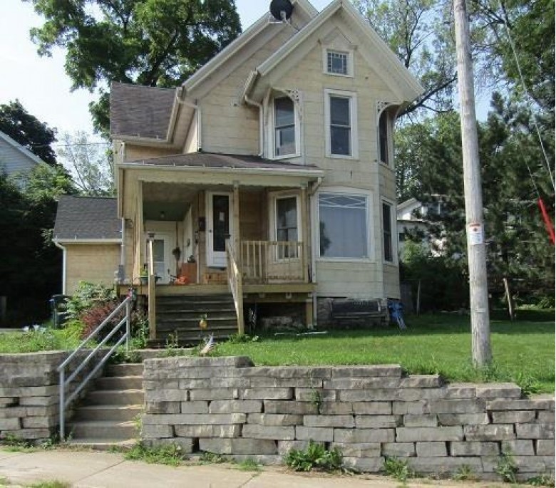 221 W Fond Du Lac St, Ripon, WI by Yellow House Realty $59,900