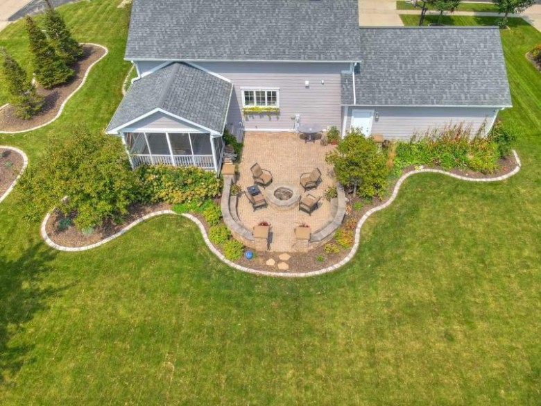 819 Chickadee Dr, Cambridge, WI by Accord Realty $499,900