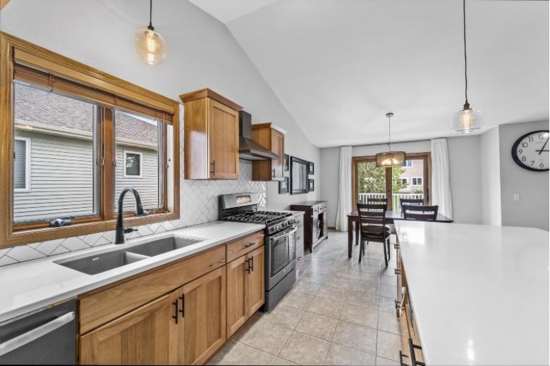 874 Sumac St Oregon, WI 53575 by Mhb Real Estate $469,900