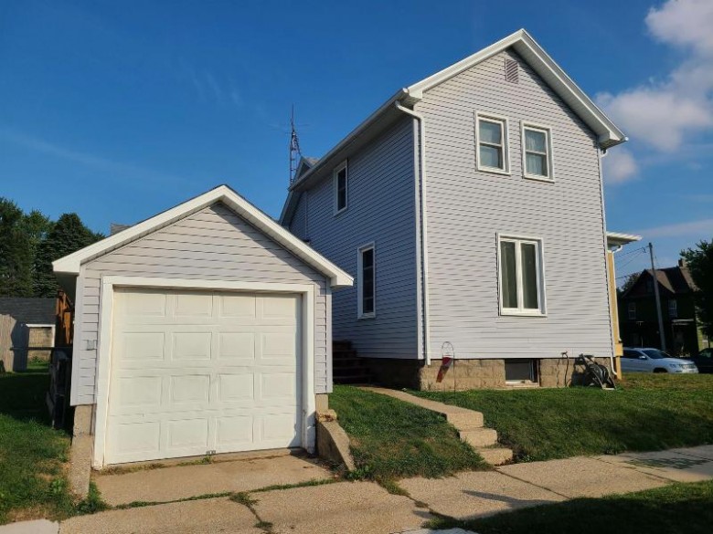 2503 9th St Monroe, WI 53566 by Exit Professional Real Estate $149,900