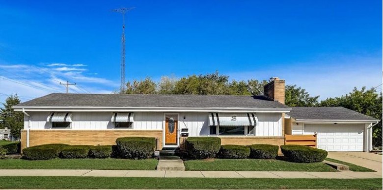 2001 Orchard St Racine, WI 53405-3766 by Exp Realty, Llc~milw $180,000