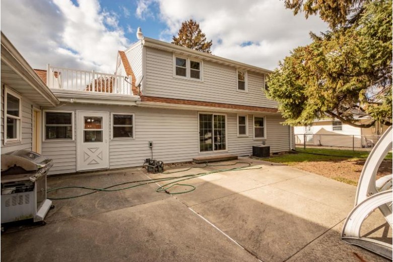 7406 N 38th St, Milwaukee, WI by First Weber Real Estate $235,000