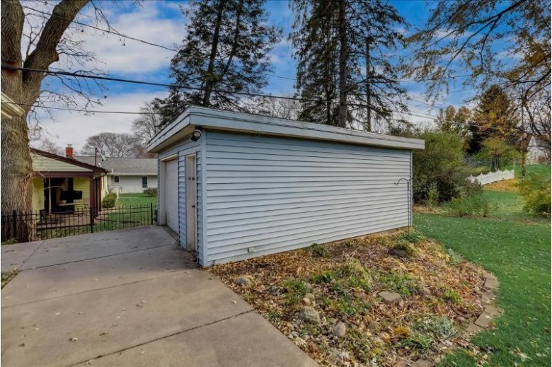 1015 W Moreland Blvd Waukesha, WI 53188-2921 by First Weber Real Estate $239,900