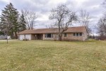 3303 W Southland Dr Franklin, WI 53132 by Re/Max Liberty $249,900