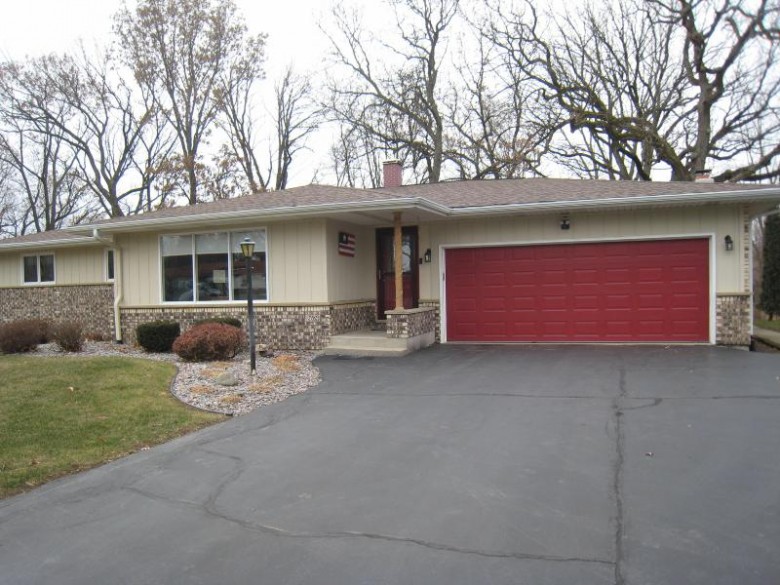 8624 113th Ave, Pleasant Prairie, WI by Better Homes And Gardens Real Estate Power Realty $399,900