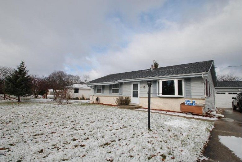 N170W20630 Parkview Dr Jackson, WI 53037-9460 by First Weber Real Estate $234,000