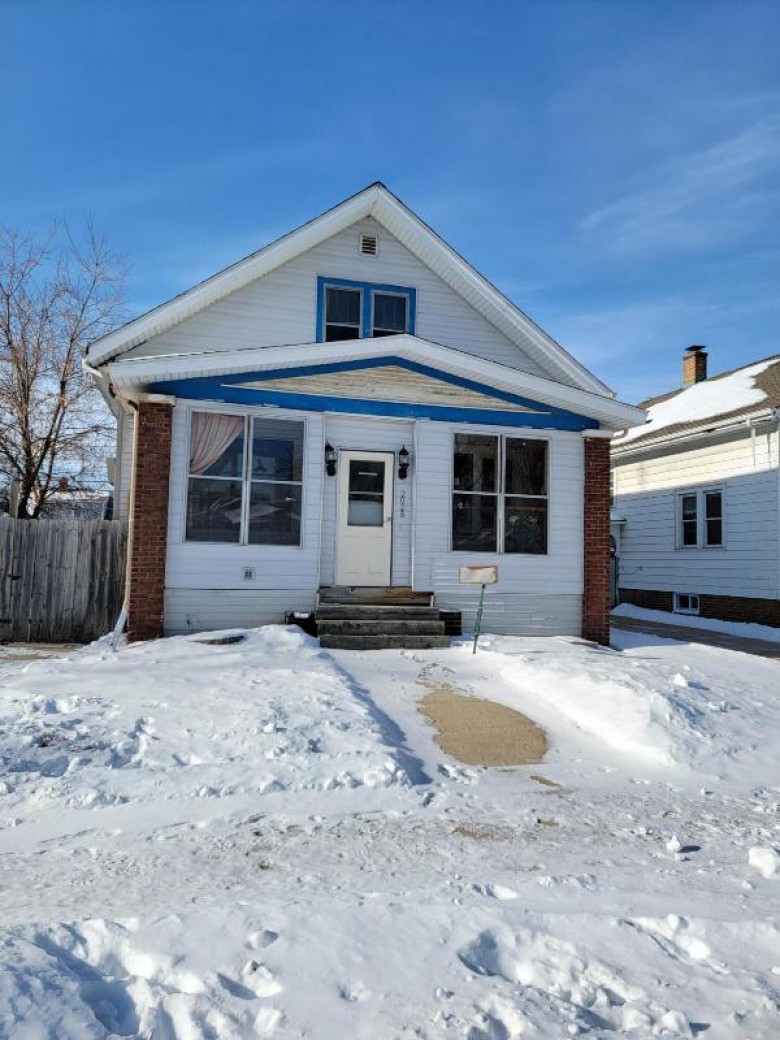 2028 Jay Eye See Ave, Racine, WI by Keller Williams North Shore West $74,900