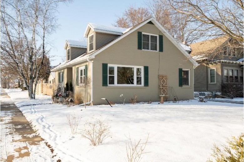 104 W 23rd Avenue Oshkosh, WI 54902-7037 by First Weber Real Estate $219,900