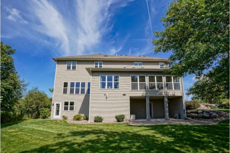 1664 Sky Blue Dr Sun Prairie, WI 53590 by First Weber Real Estate $674,000