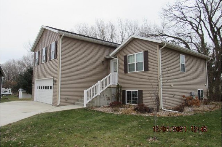 331 Lisa Ct Baraboo, WI 53913 by Century 21 Complete Serv Realty $289,900