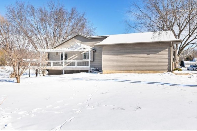 516 Woodvale Dr DeForest, WI 53532 by Lauer Realty Group, Inc. $395,000