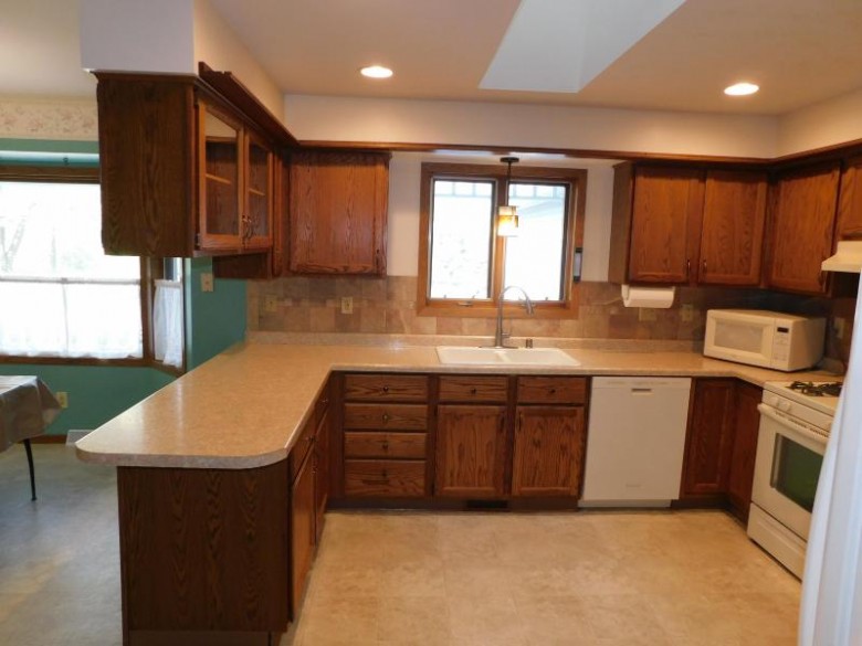 915 Martin Dr, Fredonia, WI by Hollrith Realty, Inc $296,000