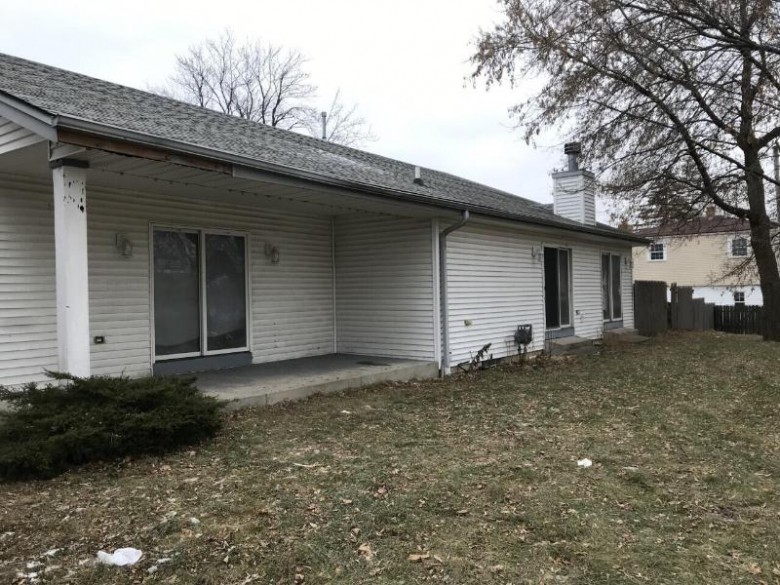 5960 S 32nd St, Greenfield, WI by Re/Max Realty Pros~hales Corners $244,900
