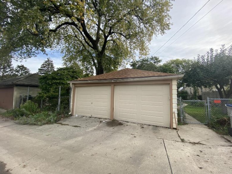 3433 N 53rd St Milwaukee, WI 53216-3157 by Realty Among Friends, Llc $154,900