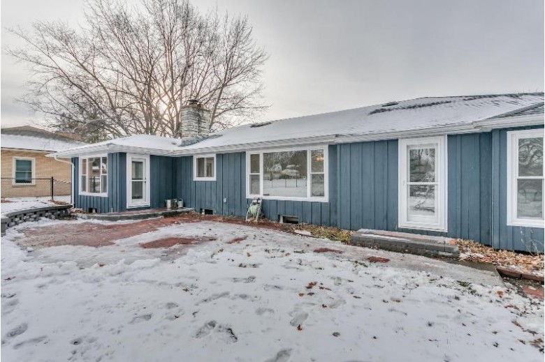 320 Park Street Menasha, WI 54952-3428 by Coldwell Banker Real Estate Group $330,000