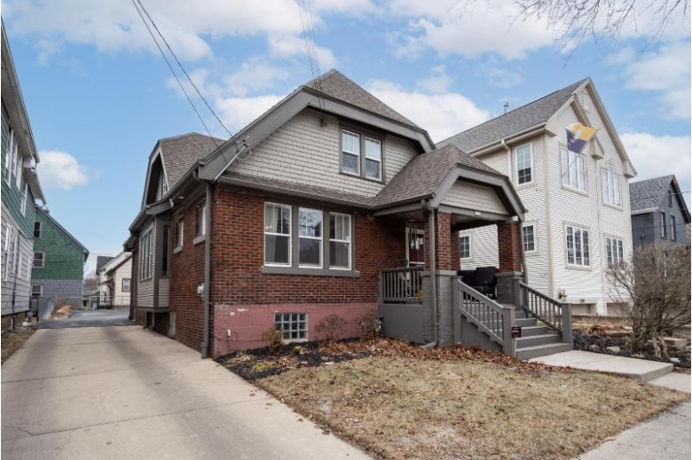 1735 N Warren Ave, Milwaukee, WI by Keller Williams Realty-Milwaukee North Shore $425,000