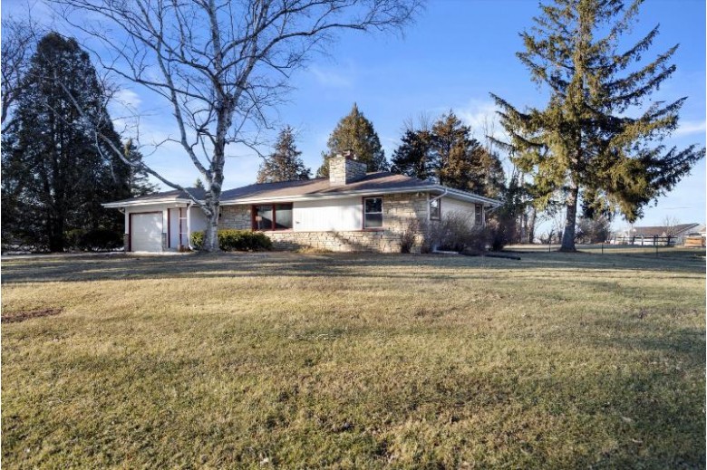 N64W15436 Sunny Dale Dr, Menomonee Falls, WI by Kws Realty (kathy Wolf And Sons Realty) $314,000
