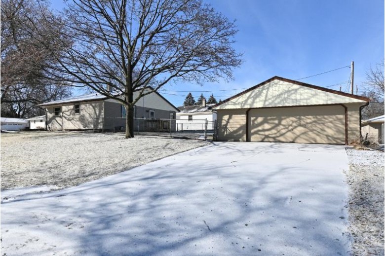 6700 W Leroy Ave Greenfield, WI 53220-3052 by Shorewest Realtors - South Metro $239,900