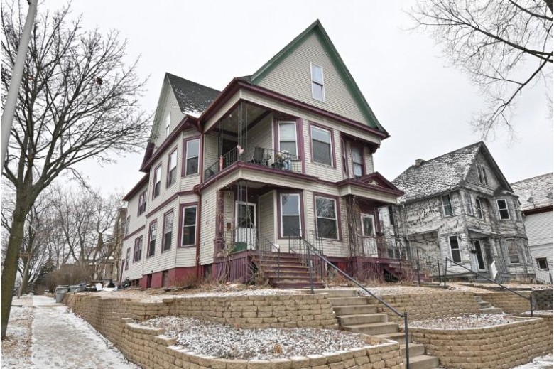 2437 S Howell Ave 2439 Milwaukee, WI 53207-1663 by Shorewest Realtors, Inc. $349,900