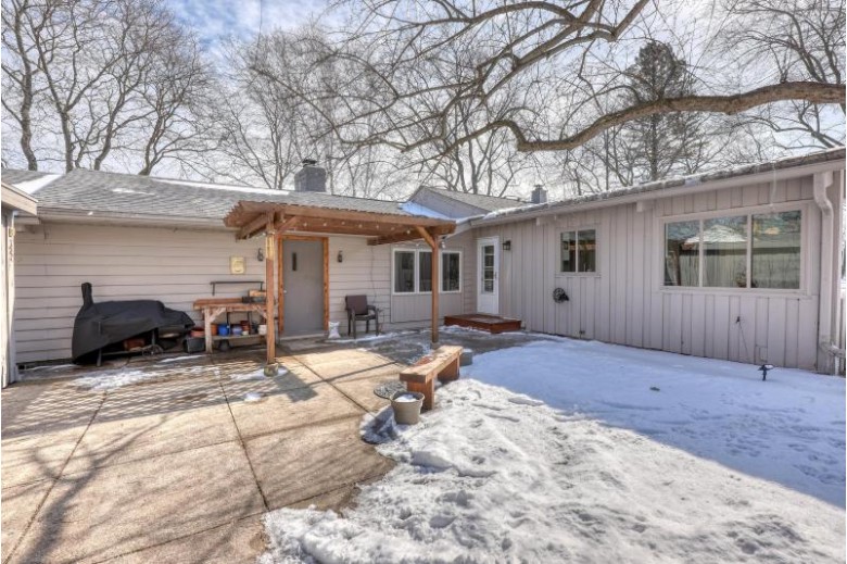 8425 N Greenvale Rd Bayside, WI 53217-2431 by The Wisconsin Real Estate Group $449,900