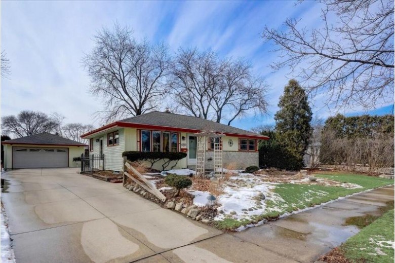 2817 S 103rd St West Allis, WI 53227 by Parkway Realty, Llc $249,900