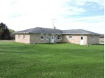 W5469 Bark River Rd, Fort Atkinson, WI by Re/Max Preferred~ft. Atkinson $279,900