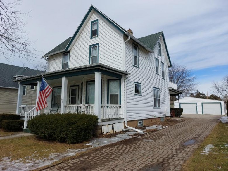 212 Russell Ave, Hartford, WI by Allied Realty Group Llc $237,500