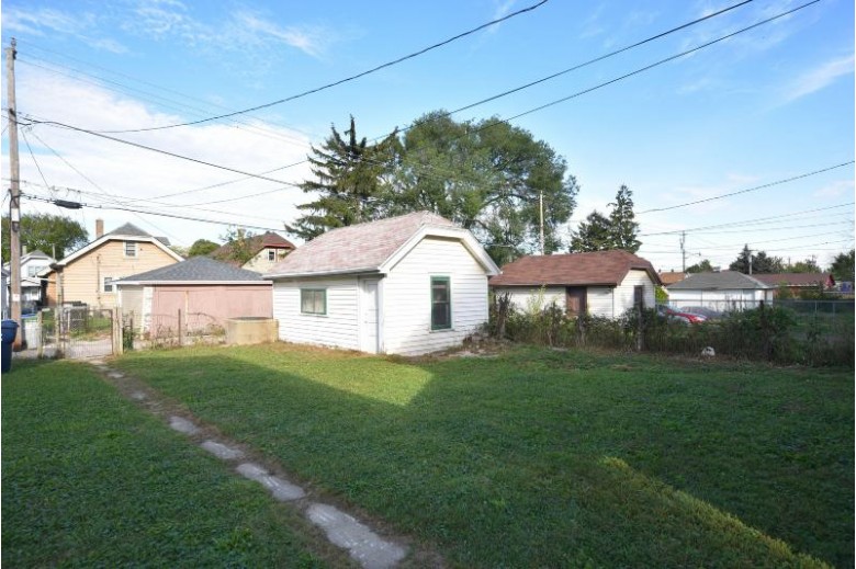 3809 N 26th St, Milwaukee, WI by Exp Realty, Llc~milw $114,900