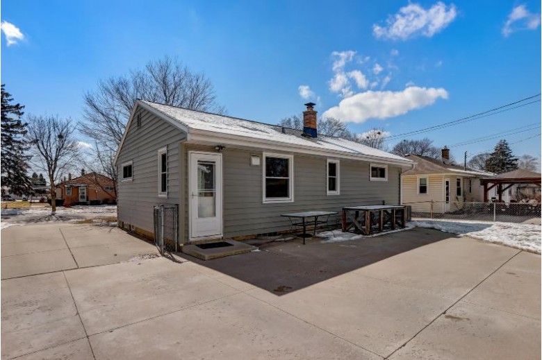 5600 W Plainfield Ave Milwaukee, WI 53220 by Redfin Corporation $200,000