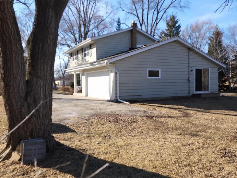 7850 S North Cape Rd Franklin, WI 53132-2013 by Your Home Buying Agency Llc $299,999