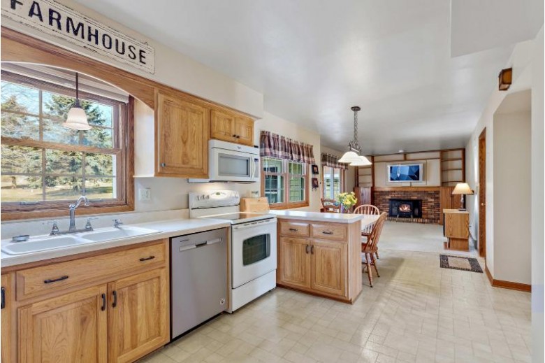 W315S7657 Lakecrest Dr, Mukwonago, WI by Coldwell Banker Realty $390,000