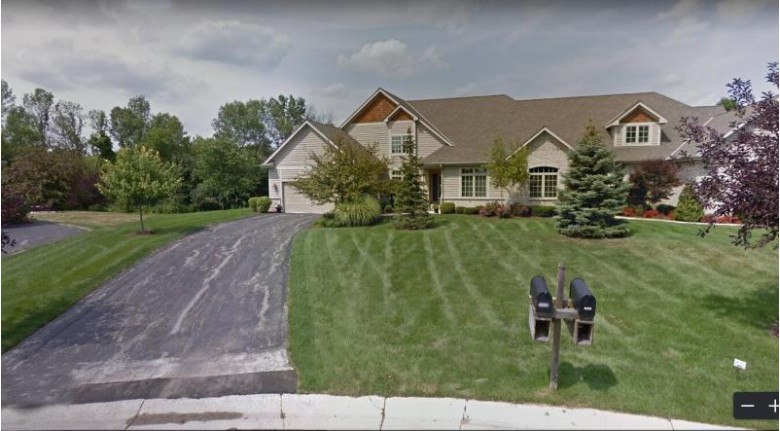 10605 N Hidden Creek Ct Mequon, WI 53092 by Non Mls $615,000