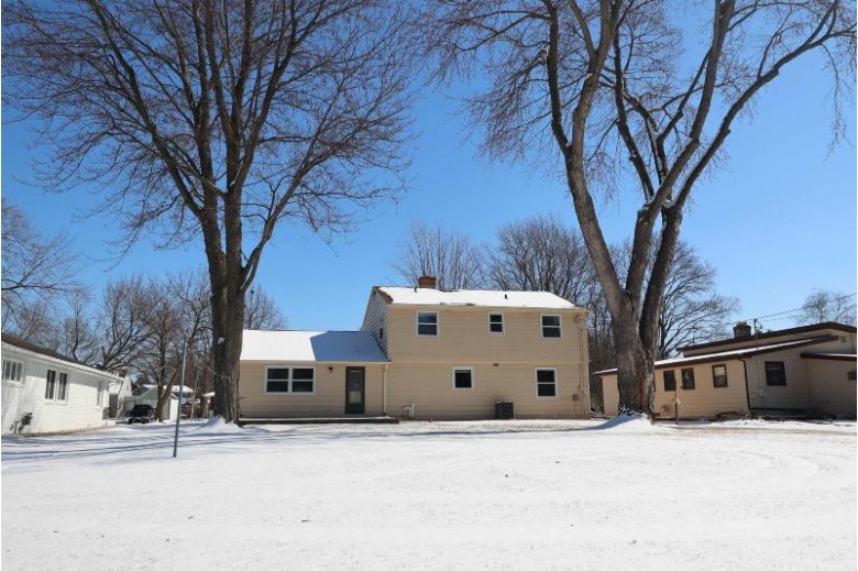 1637 S Driscoll Street Appleton, WI 54914 by Coldwell Banker Real Estate Group $219,900