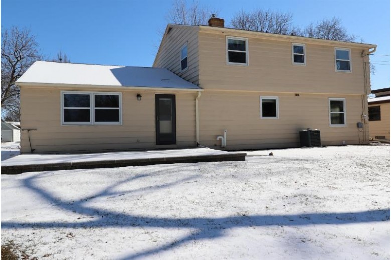 1637 S Driscoll Street Appleton, WI 54914 by Coldwell Banker Real Estate Group $219,900