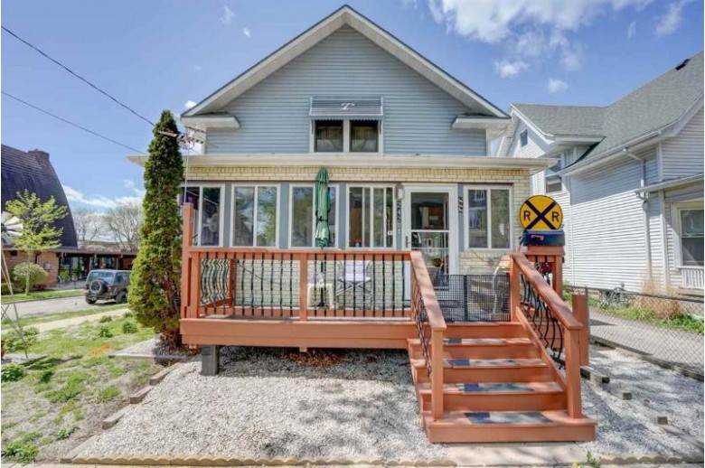 242 Dunning St Madison, WI 53704 by Big Block Midwest $550,000