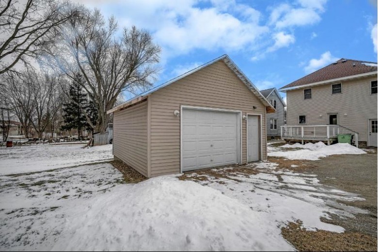 713 S Spring St Beaver Dam, WI 53916 by Re/Max Preferred $189,900
