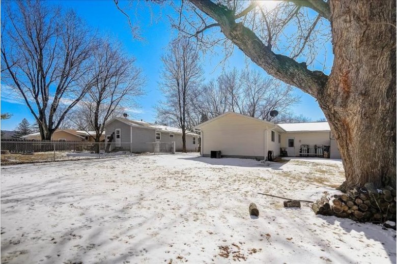 206 Sunset Dr, Lodi, WI by First Weber Real Estate $219,900