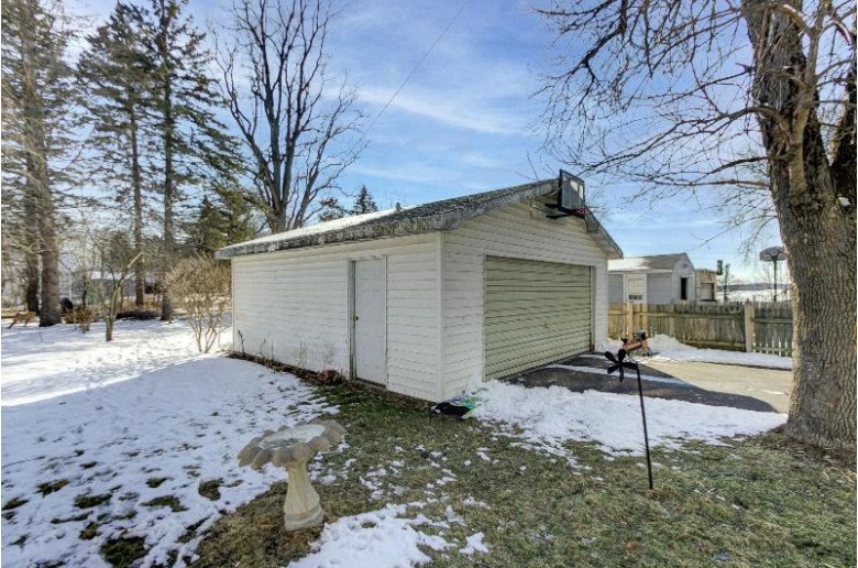 517 4th St Beaver Dam, WI 53916 by Turning Point Realty $150,000