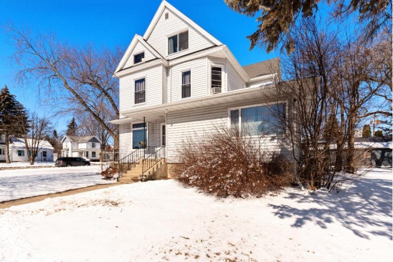216 W 3rd St Beaver Dam, WI 53916-1616 by Re/Max Insight $195,000