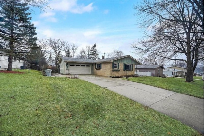 6073 N 122nd St Milwaukee, WI 53225 by Re/Max Realty Pros~milwaukee $244,900