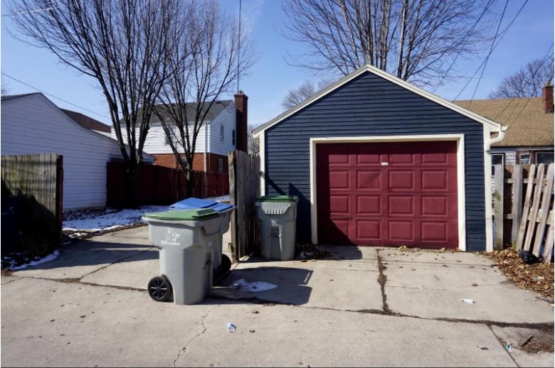 3524 N 58th Blvd, Milwaukee, WI by Milwaukee Flat Fee Homes $174,900