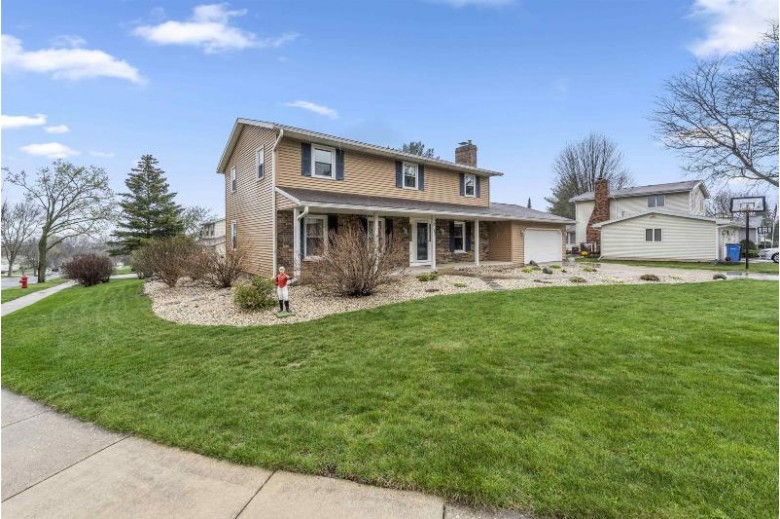 5103 Concord Dr Middleton, WI 53562 by Mhb Real Estate $479,900