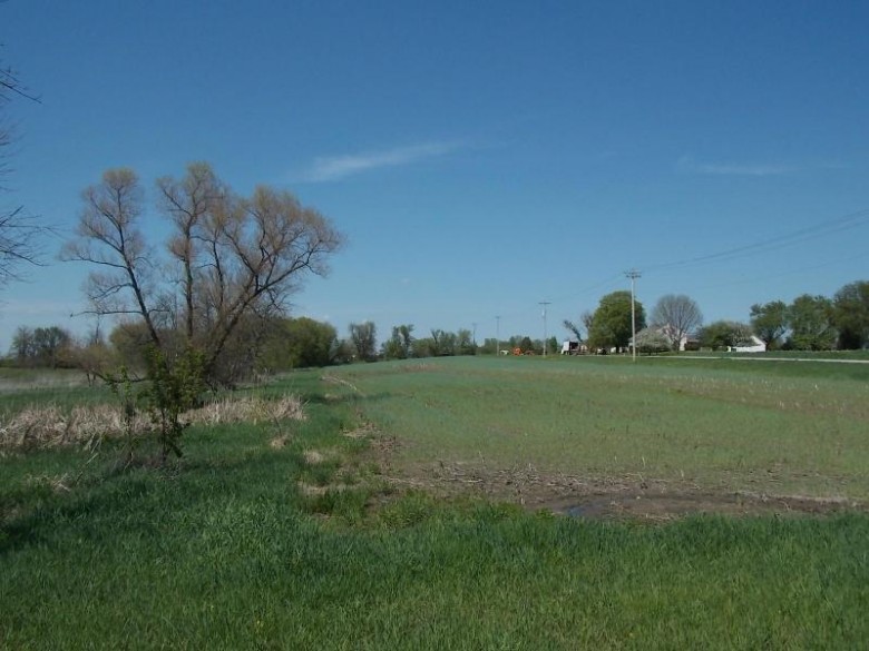 21 ACRES Airport Rd/Ebenezer Rd, Watertown, WI by Re/Max Community Realty $319,900