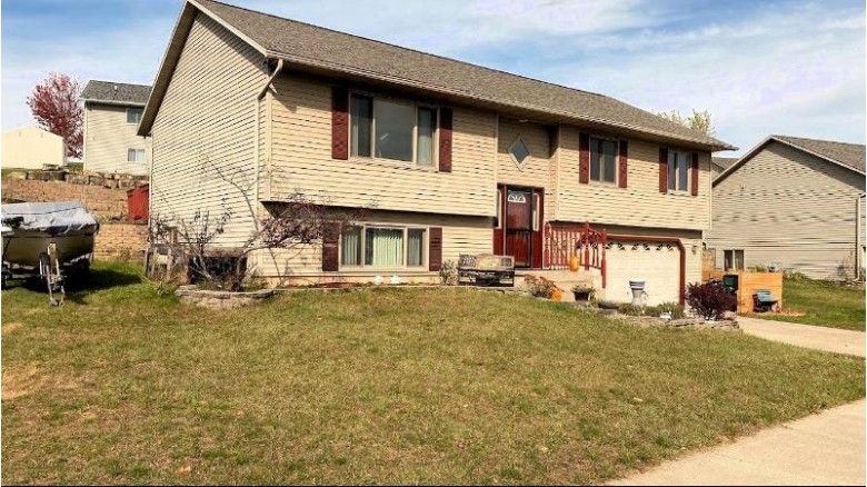 124 Thomas Rd, Reedsburg, WI by First Weber Real Estate $255,000