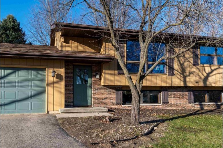 10 Bernwick Cir, Madison, WI by Sprinkman Real Estate $319,900