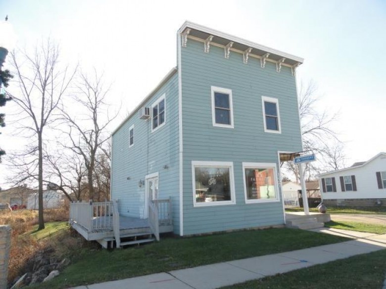 137 E Main St Evansville, WI 53536 by Re/Max Grand $216,900