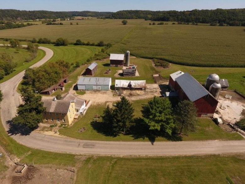 4264 N Birch Tr Cross Plains, WI 53528 by First Weber Real Estate $5,500,000